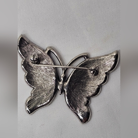 Butterfly Cream Enamel & Marcasite Brooch Pin Silver Tone Costume Jewelry - Picture 2 of 3